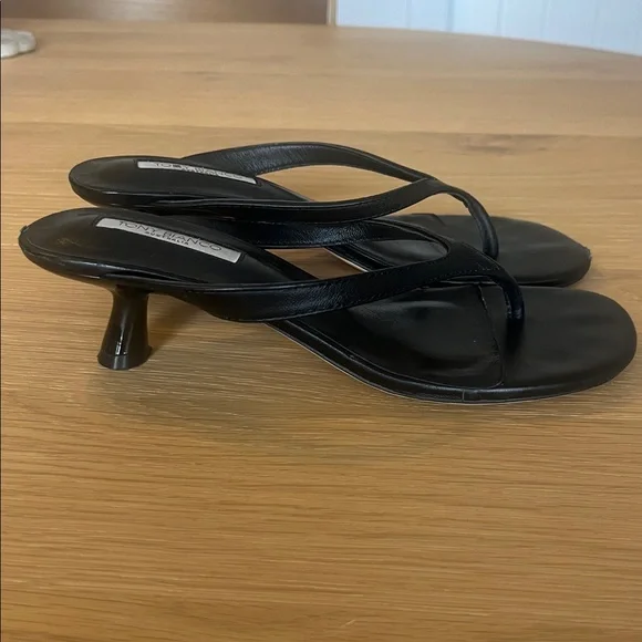 Tony Bianco leather slides - Picture 6 of 6